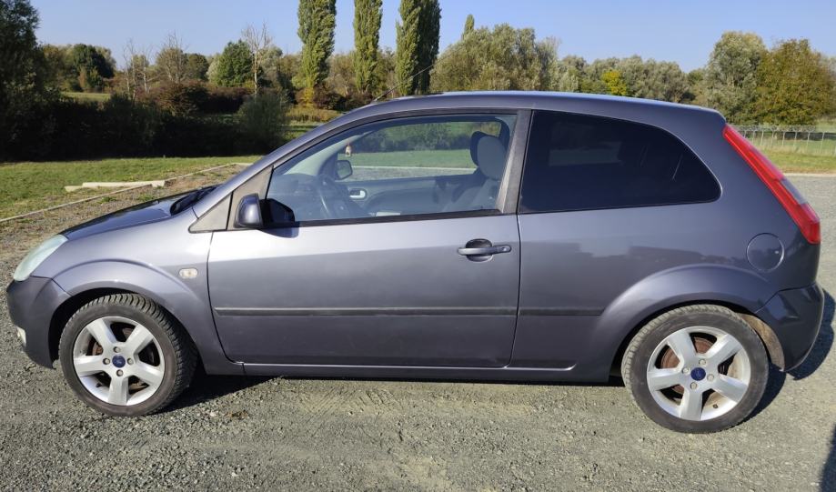 Ford Fiesta 1,4, fotografija 2