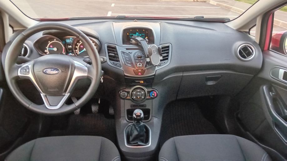 Ford Fiesta 1.5 TDCI HR VOZILO 93.500 km VELIKI SERVIS, fotografija 8