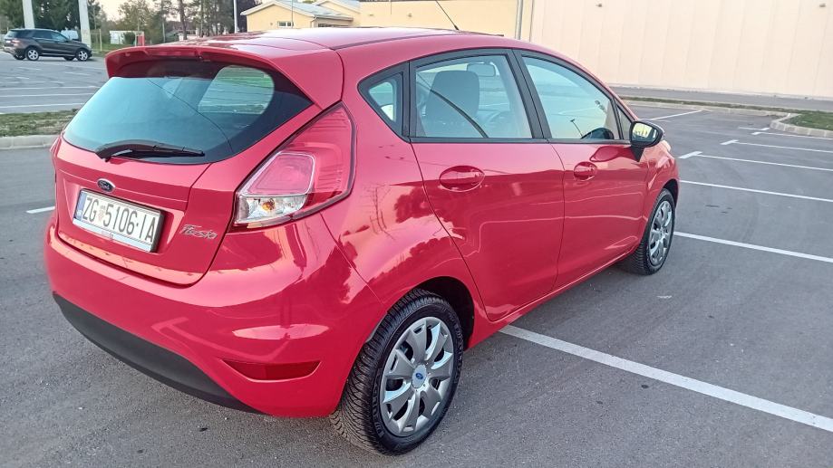 Ford Fiesta 1.5 TDCI HR VOZILO 93.500 km VELIKI SERVIS, fotografija 4
