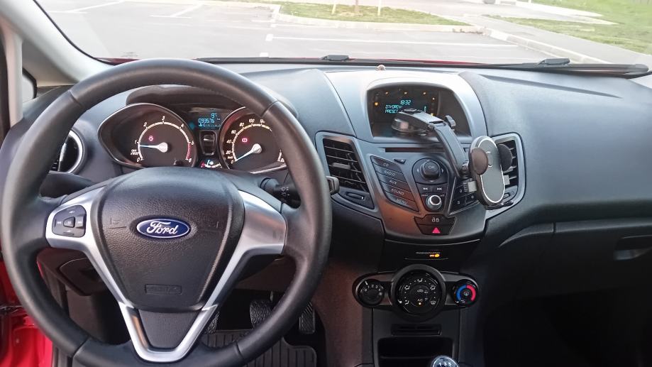 Ford Fiesta 1.5 TDCI HR VOZILO 93.500 km VELIKI SERVIS, fotografija 7