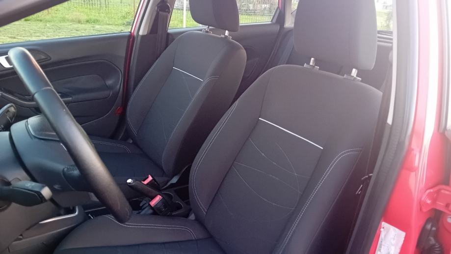Ford Fiesta 1.5 TDCI HR VOZILO 93.500 km VELIKI SERVIS, fotografija 9