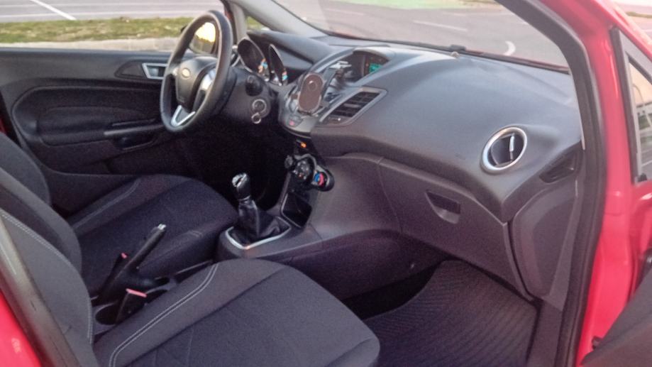 Ford Fiesta 1.5 TDCI HR VOZILO 93.500 km VELIKI SERVIS, fotografija 10