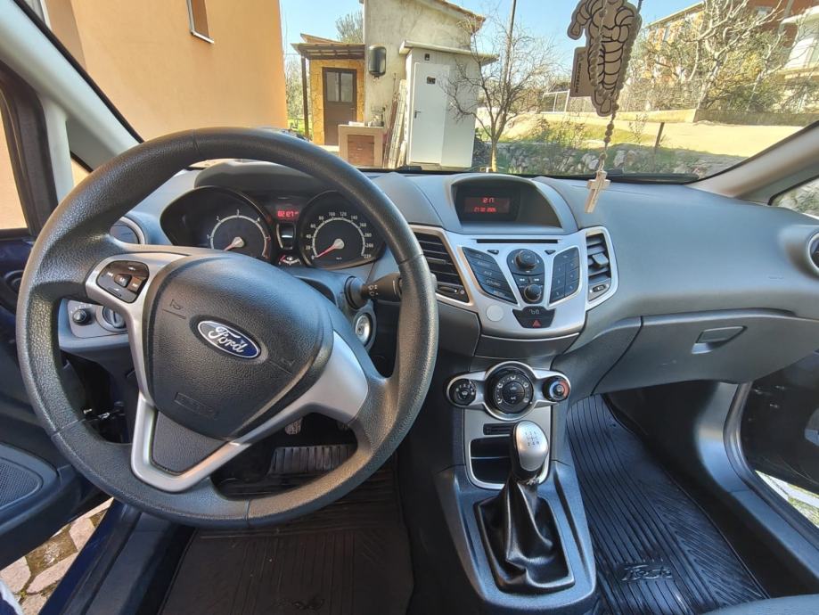 Ford Fiesta 1,6, fotografija 2