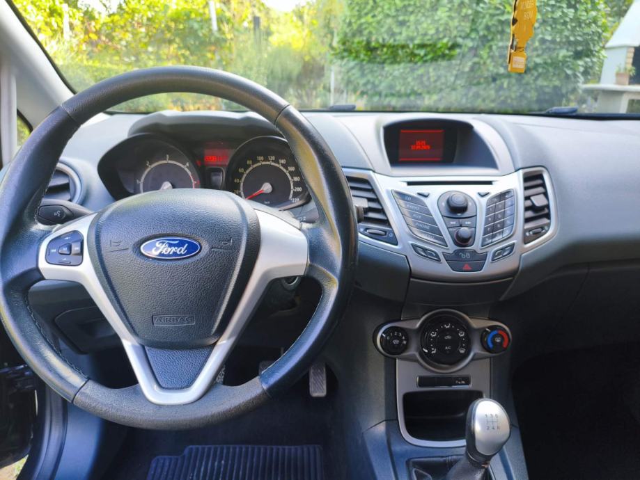 Ford Fiesta 1,6, fotografija 9