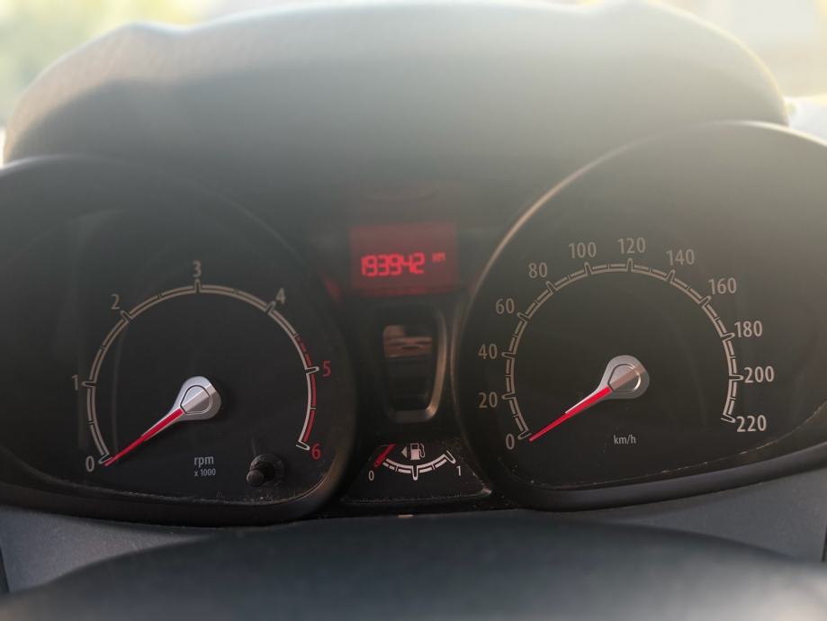 Ford Fiesta 1,6 dizel, Klima/Radio Top auto, fotografija 8