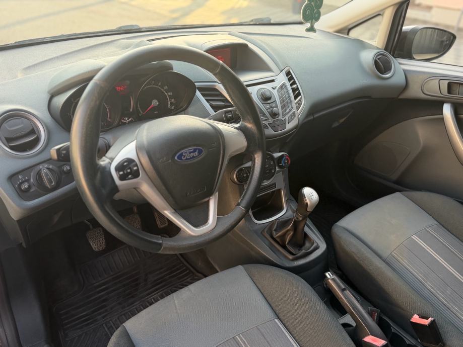 Ford Fiesta 1,6 dizel, Klima/Radio Top auto, fotografija 5