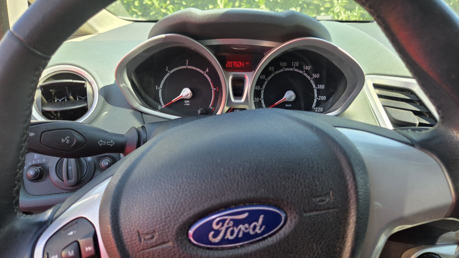 Ford Fiesta 1,6, fotografija 9