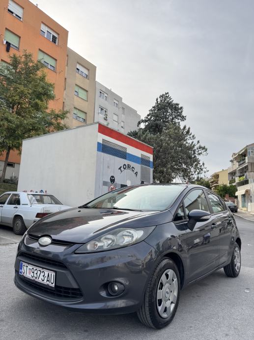 Ford Fiesta 1,6 TDCI REG GODINU DANA ISPIS KM KLIMA SERVO MAGLENKE, fotografija 3