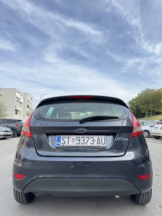 Ford Fiesta 1,6 TDCI REG GODINU DANA ISPIS KM KLIMA SERVO MAGLENKE, fotografija 6