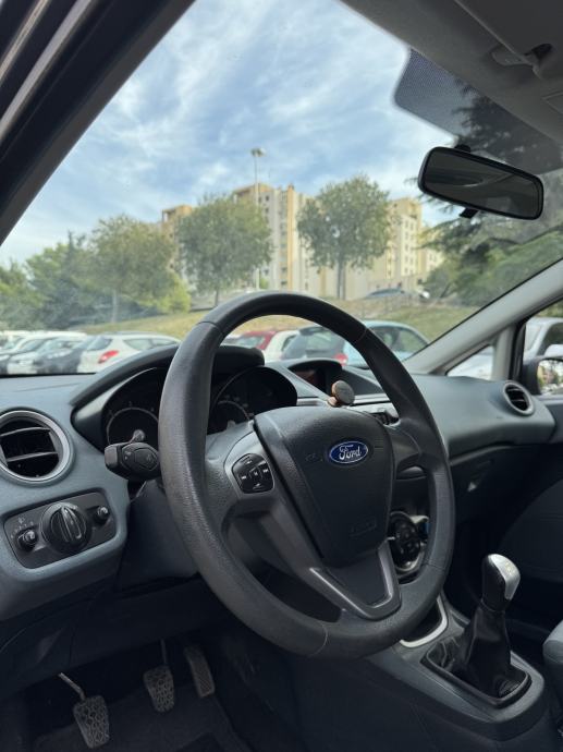 Ford Fiesta 1,6 TDCI REG GODINU DANA ISPIS KM KLIMA SERVO MAGLENKE, fotografija 10