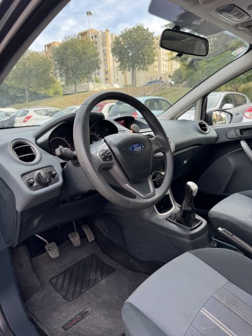 Ford Fiesta 1,6 TDCI REG GODINU DANA ISPIS KM KLIMA SERVO MAGLENKE, fotografija 9