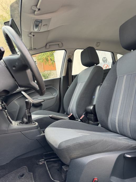 Ford Fiesta 1,6 TDCI REG GODINU DANA ISPIS KM KLIMA SERVO MAGLENKE, fotografija 11