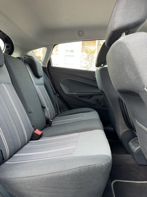 Ford Fiesta 1,6 TDCI REG GODINU DANA ISPIS KM KLIMA SERVO MAGLENKE, fotografija 14