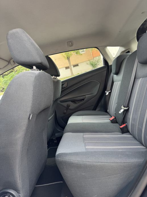 Ford Fiesta 1,6 TDCI REG GODINU DANA ISPIS KM KLIMA SERVO MAGLENKE, fotografija 13