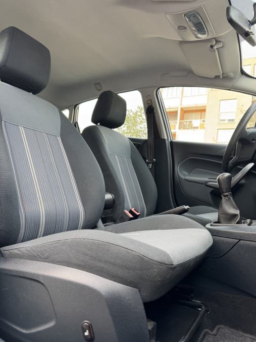 Ford Fiesta 1,6 TDCI REG GODINU DANA ISPIS KM KLIMA SERVO MAGLENKE, fotografija 15