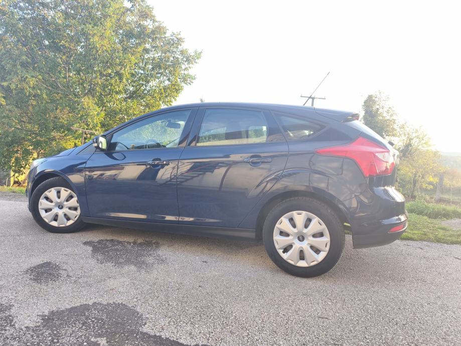 Ford Focus 1.0 EcoBoost, fotografija 2