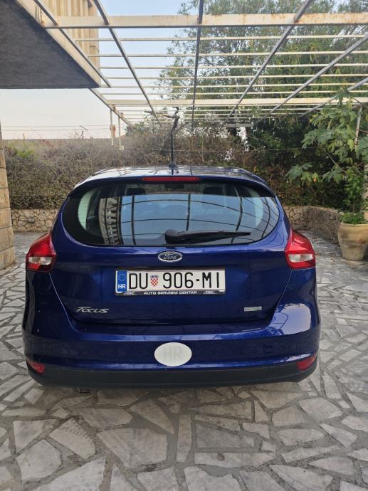 Ford Focus 1,0 GTDi-60000km- Reg do 9/2027, fotografija 2