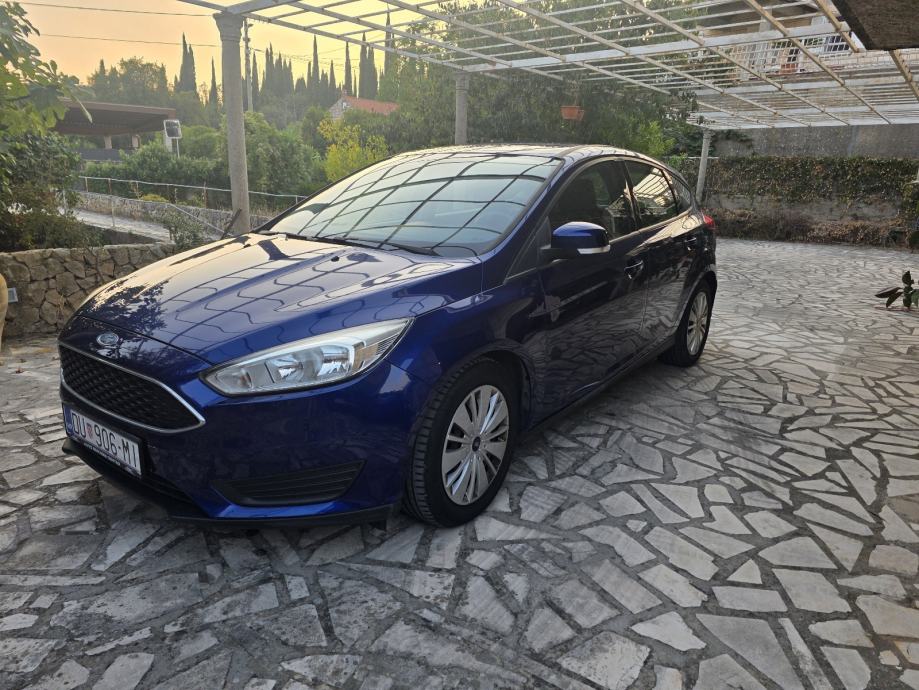 Ford Focus 1,0 GTDi-60000km- Reg do 9/2027, fotografija 5