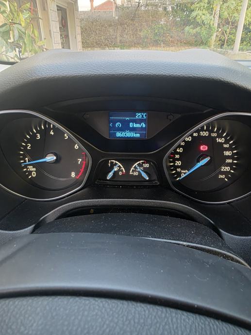 Ford Focus 1,0 GTDi-60000km- Reg do 9/2027, fotografija 3