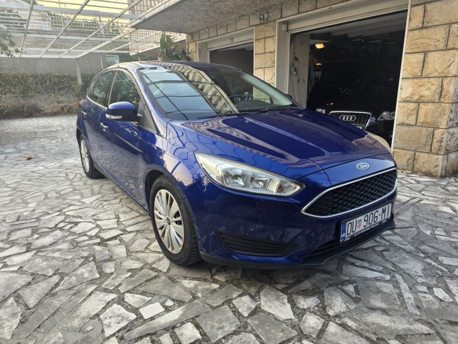 Ford Focus 1,0 GTDi-60000km- Reg do 9/2027, fotografija 6