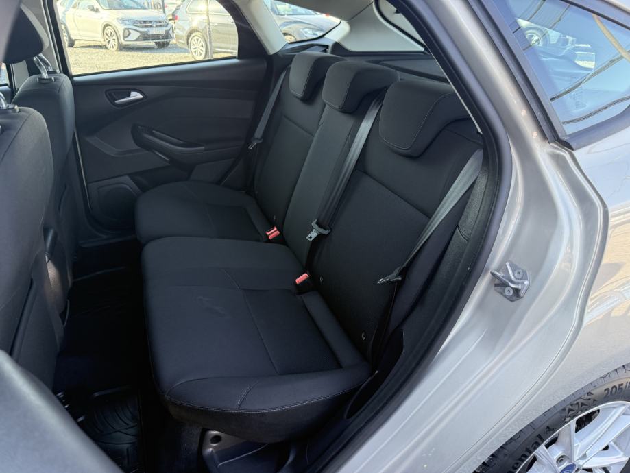 Ford Focus 1,0 GTDi ** HR AUTO, NA IME KUPCA, REG 2/27, JAMSTVO **, fotografija 16