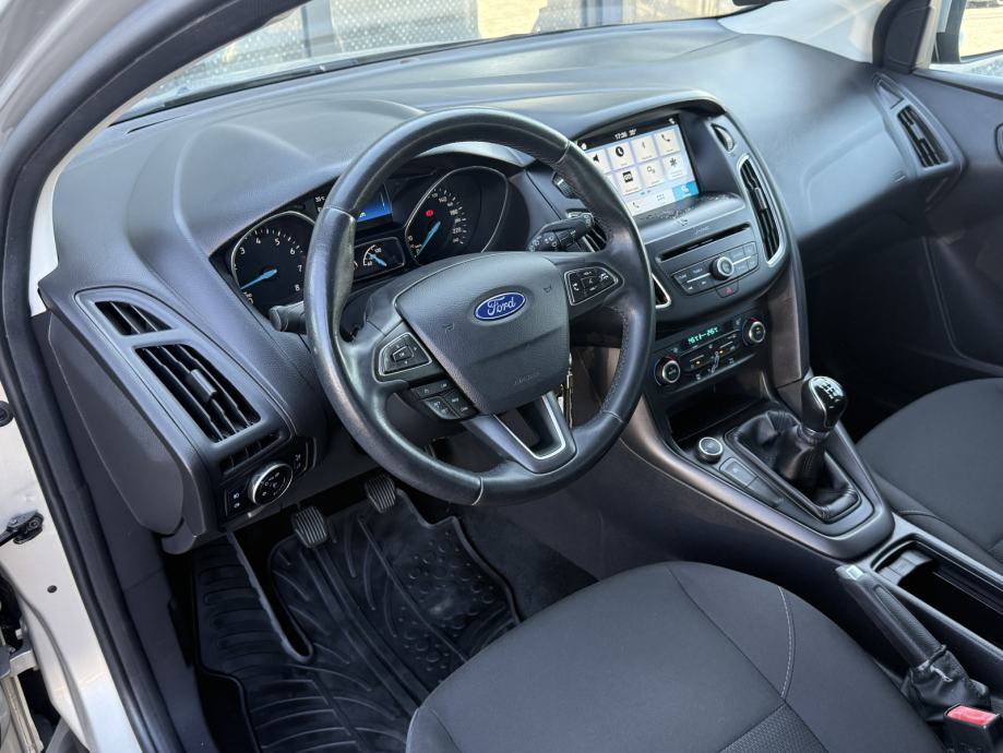 Ford Focus 1,0 GTDi ** HR AUTO, NA IME KUPCA, REG 2/27, JAMSTVO **, fotografija 9