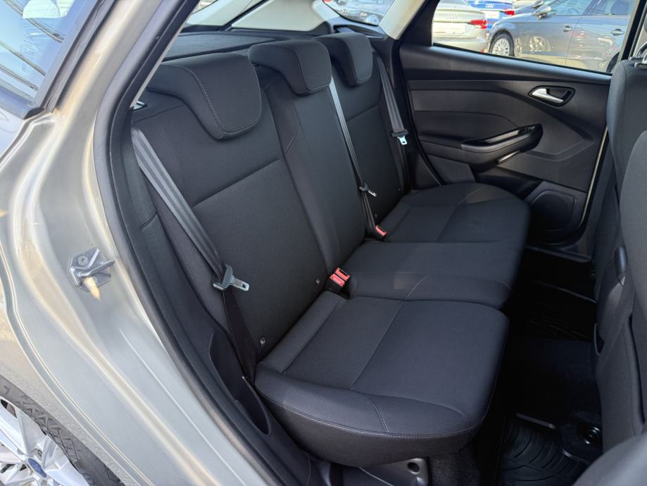Ford Focus 1,0 GTDi ** HR AUTO, NA IME KUPCA, REG 2/27, JAMSTVO **, fotografija 18