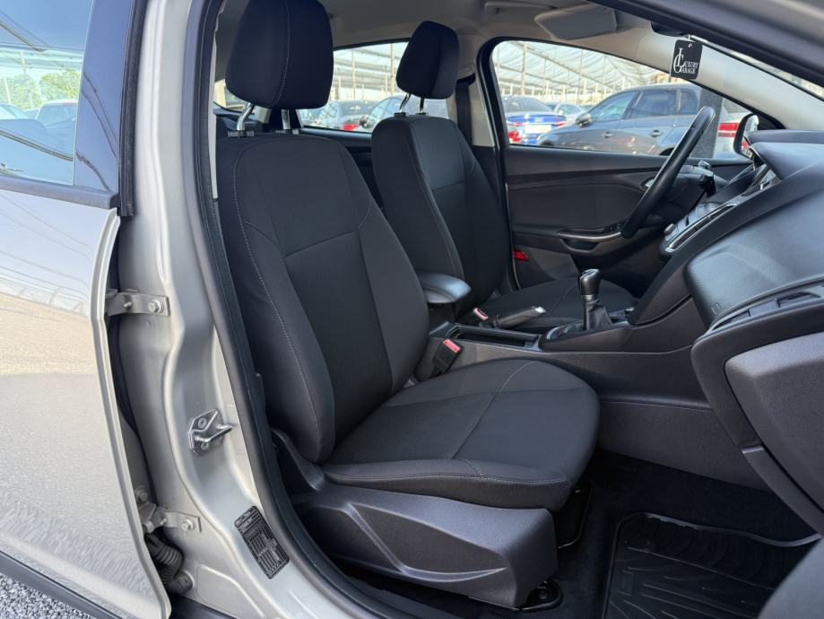 Ford Focus 1,0 GTDi ** HR AUTO, NA IME KUPCA, REG 2/27, JAMSTVO **, fotografija 15