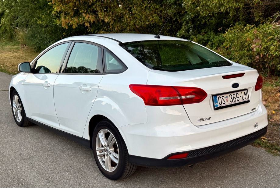 FORD FOCUS 1,0 GTDI,PRVI VLASNIK,,2016 KUPLJEN U GRAND FORD OSIJEK, fotografija 4