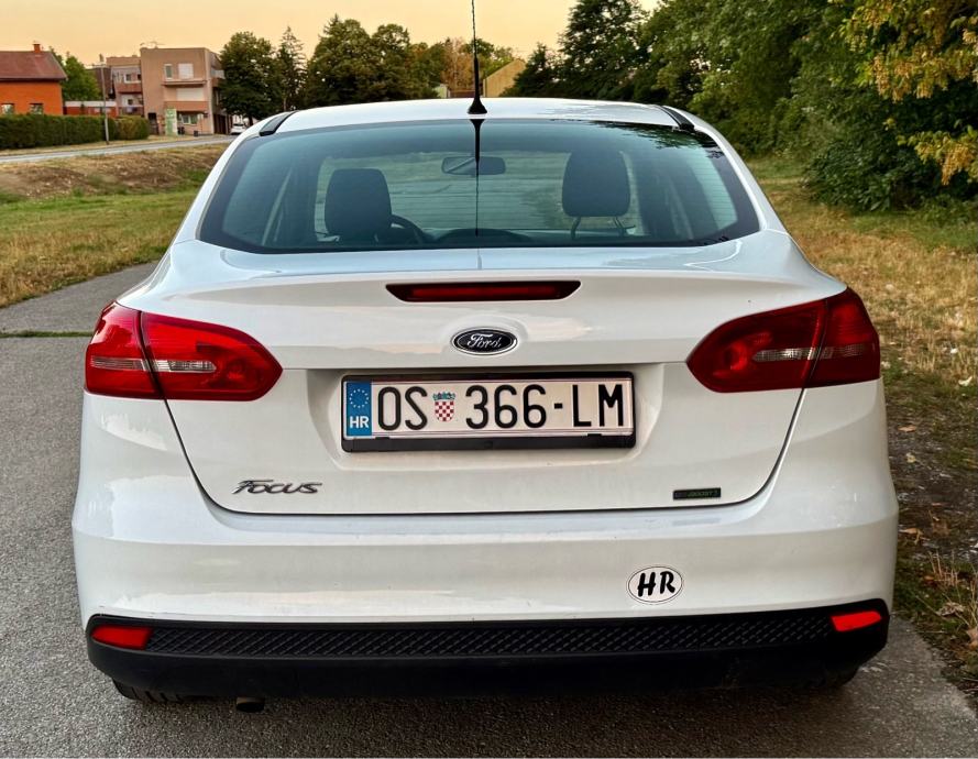 FORD FOCUS 1,0 GTDI,PRVI VLASNIK,,2016 KUPLJEN U GRAND FORD OSIJEK, fotografija 6
