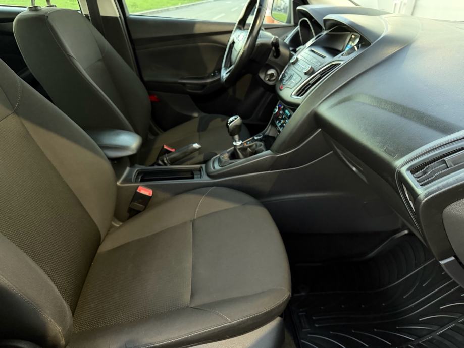 FORD FOCUS 1.0GTDI-HR.AUTO-1.VLASNIK-REGISTRIRAN-TEMPOMAT-KLIMA-, fotografija 18