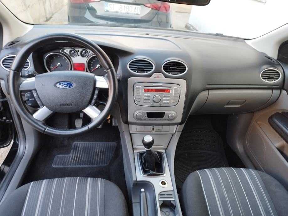 Ford Focus 1,4, fotografija 4