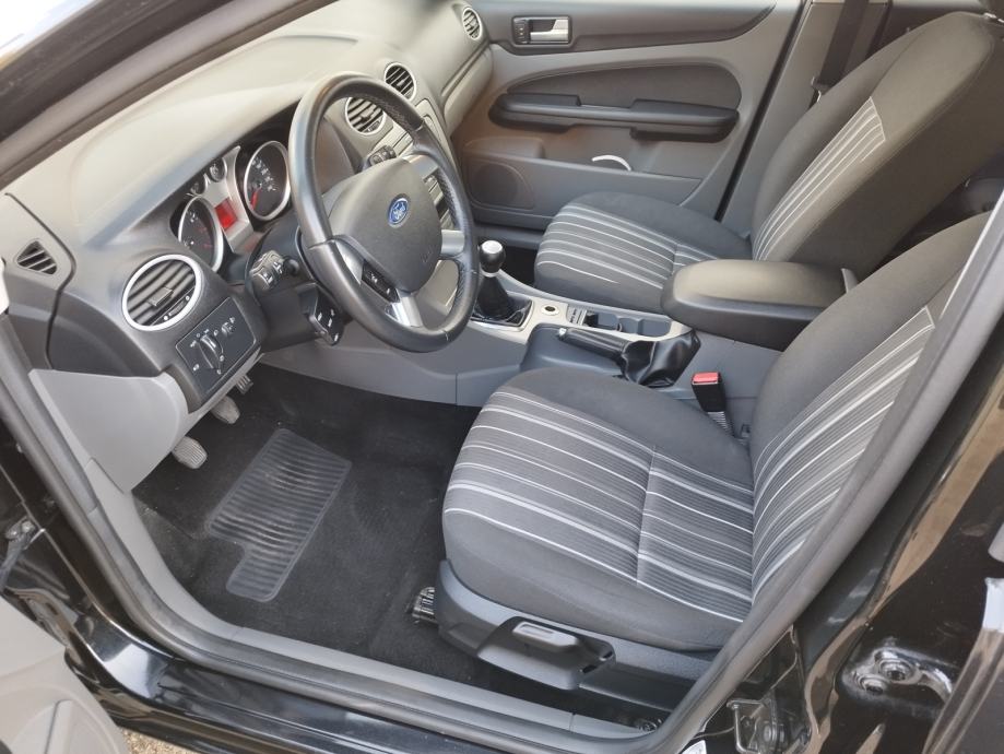 Ford Focus 1,4, fotografija 5