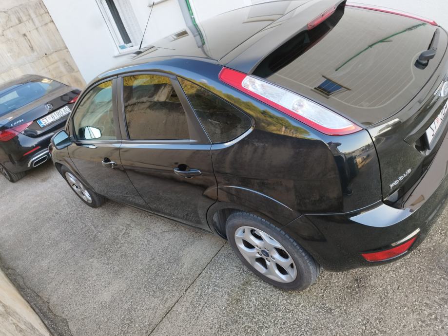 Ford Focus 1,4, fotografija 8