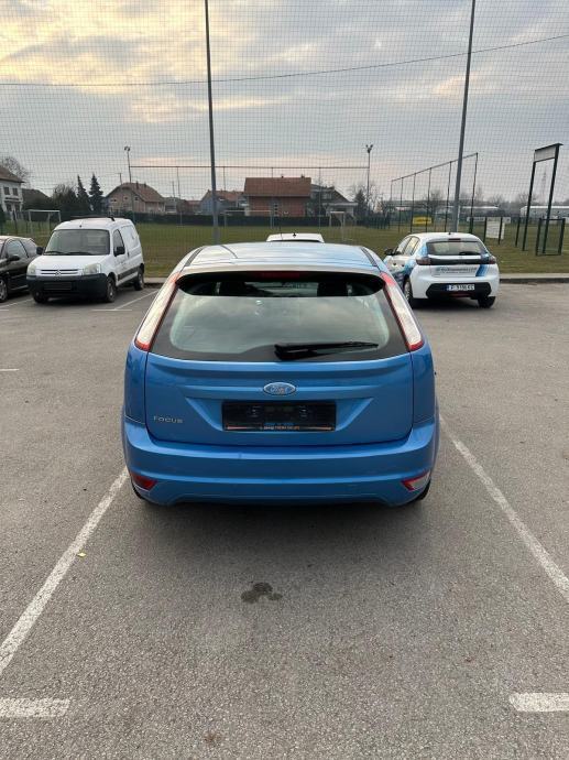 Ford Focus 1,4, fotografija 3