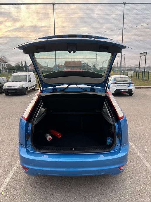 Ford Focus 1,4, fotografija 7