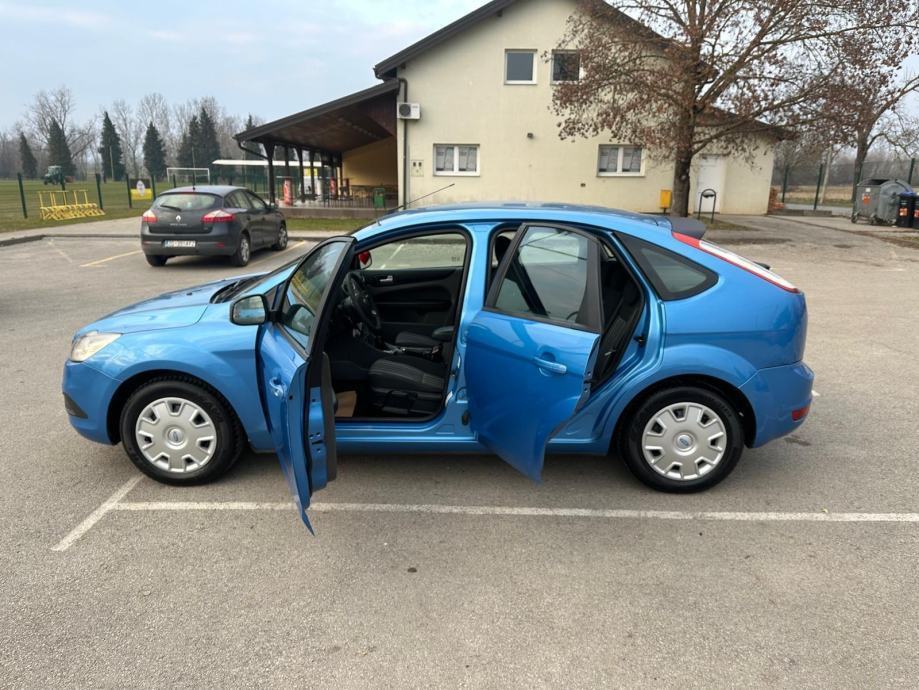 Ford Focus 1,4, fotografija 5
