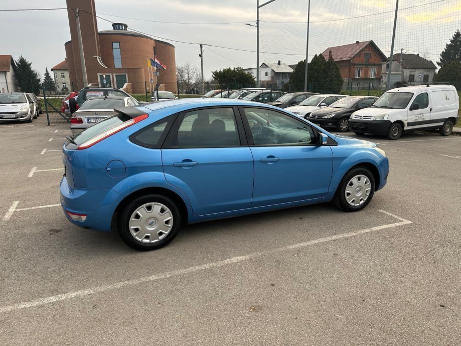 Ford Focus 1,4, fotografija 10