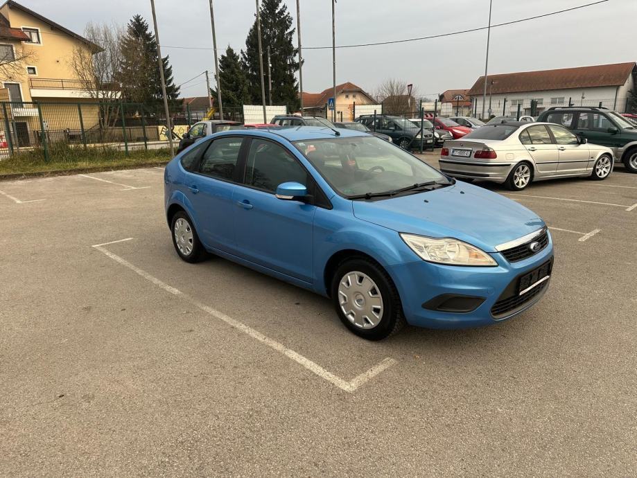 Ford Focus 1,4, fotografija 2
