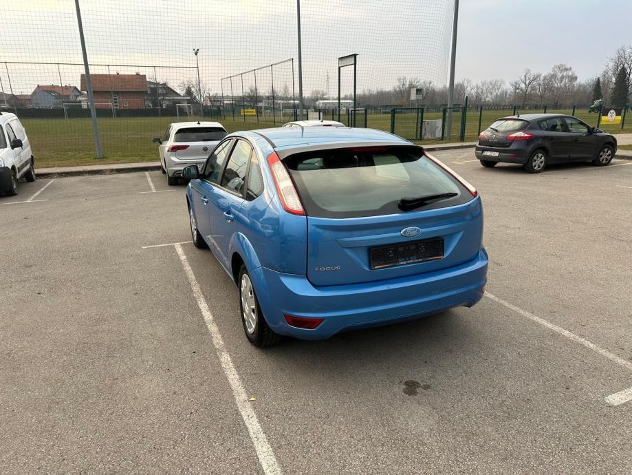 Ford Focus 1,4, fotografija 9