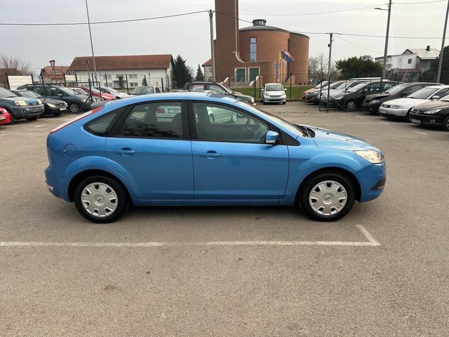 Ford Focus 1,4, fotografija 19