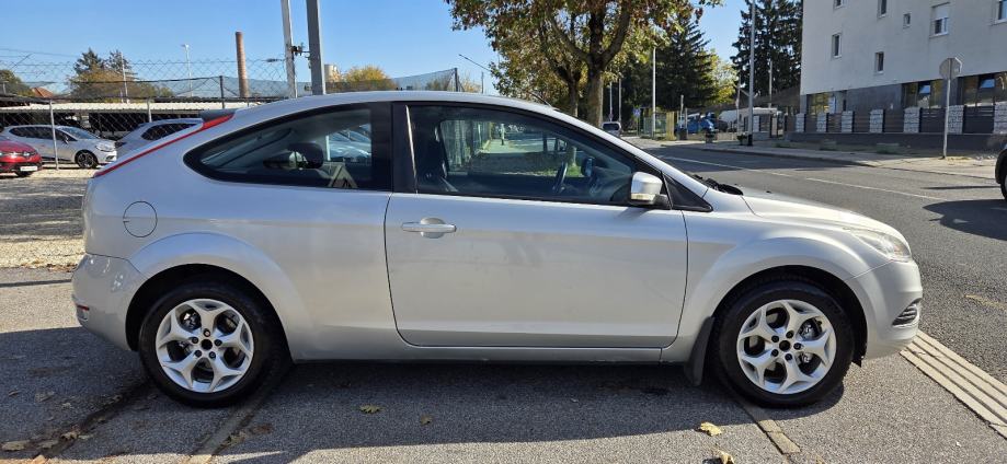 Ford Focus 1,4*/HR-AUTO *kupac NE PLAĆA prijenos/reg 1 god**, pogled izvana - slika 5