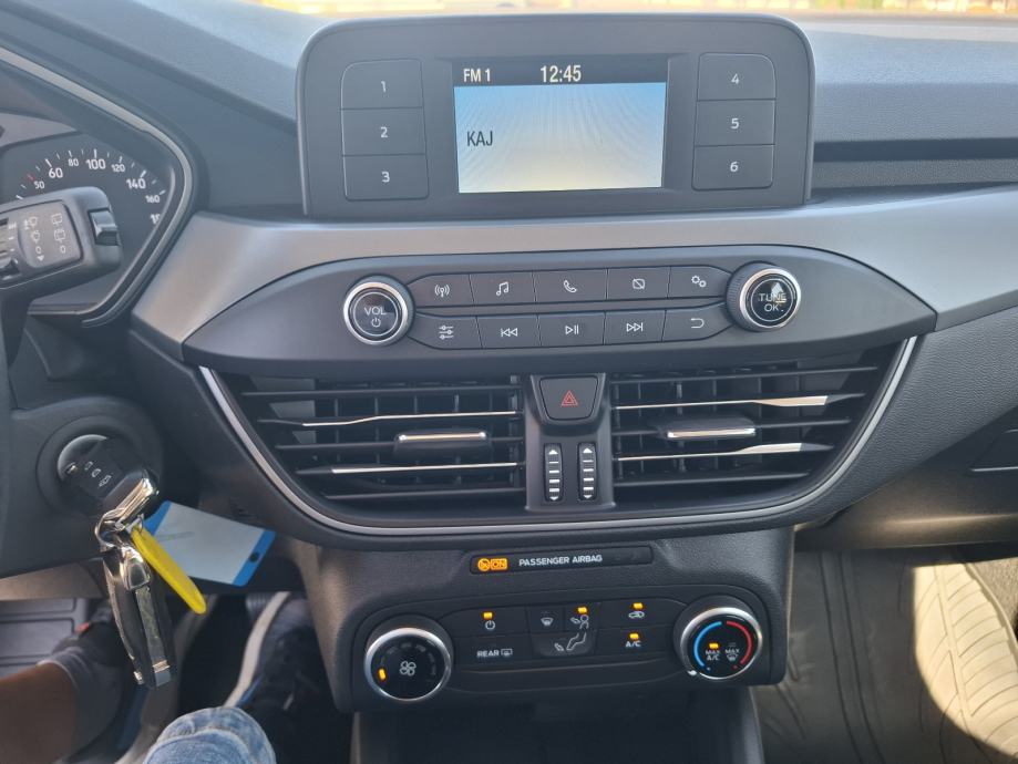 Ford Focus 1,5 EcoBlue-AUT KLIMA-PARK SENZORI-HR AUTO-SERVISNA KNJIGA, fotografija 12