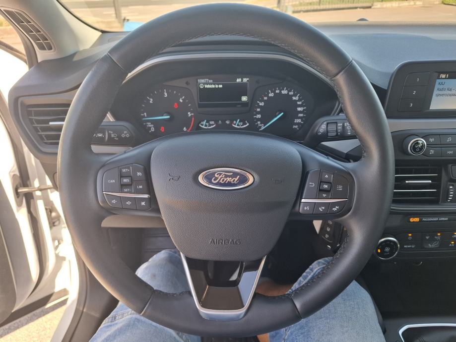 Ford Focus 1,5 EcoBlue-AUT KLIMA-PARK SENZORI-HR AUTO-SERVISNA KNJIGA, fotografija 13