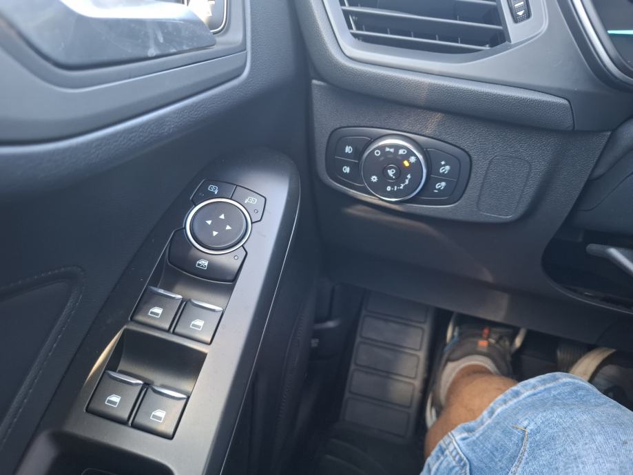 Ford Focus 1,5 EcoBlue-AUT KLIMA-PARK SENZORI-HR AUTO-SERVISNA KNJIGA, fotografija 14