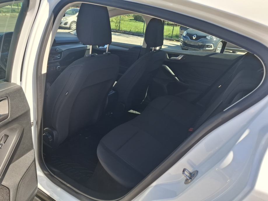 Ford Focus 1,5 EcoBlue-AUT KLIMA-PARK SENZORI-HR AUTO-SERVISNA KNJIGA, fotografija 15