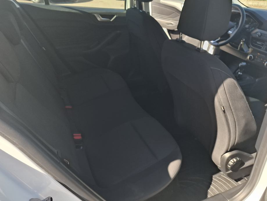 Ford Focus 1,5 EcoBlue-AUT KLIMA-PARK SENZORI-HR AUTO-SERVISNA KNJIGA, fotografija 18