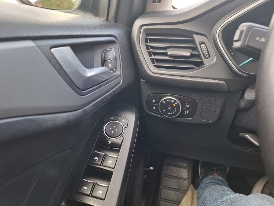 Ford Focus 1,5 EcoBlue-AUT KLIMA-PARK SENZORI-HR AUTO-SERVISNA KNJIGA, fotografija 15