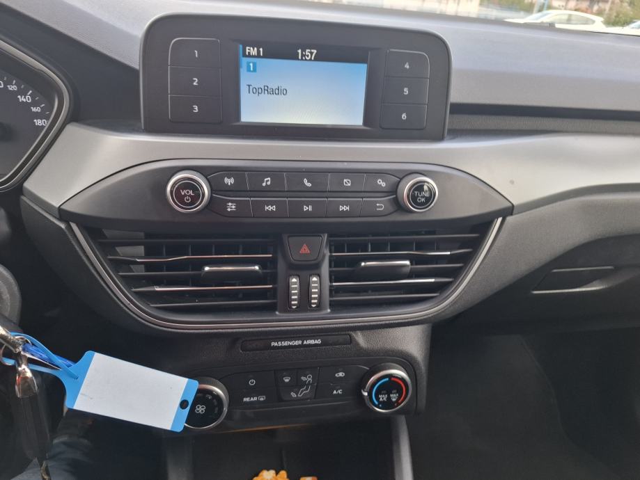 Ford Focus 1,5 EcoBlue-AUT KLIMA-PARK SENZORI-HR AUTO-SERVISNA KNJIGA, fotografija 17