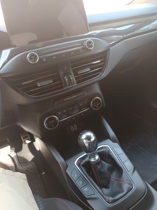 Ford Focus 1,5 EcoBlue ST line, fotografija 8